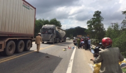 Tai nạn giao thông, 2 mẹ con chết thảm dưới gầm xe Fortuner