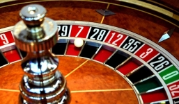 Chính phủ ban hành nghị định, cho thí điểm người Việt chơi casino