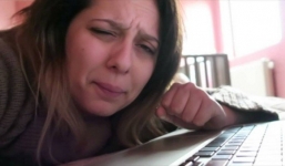 Cô gái bay từ Bỉ đến Mỹ chỉ để kích hoạt lại tài khoản Facebook