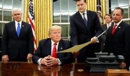 Tổng thống Trump ký sắc lệnh đầu tiên chống Obamacare