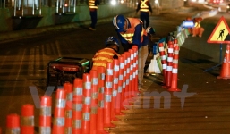 Trắng đêm lắp giải phân cách ưu tiên cho xe buýt nhanh BRT