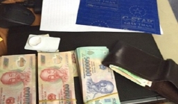 Nữ tiếp viên SE1 trả gần 100 triệu đồng cho khách bỏ quên