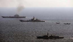 Máy bay, tàu chiến Anh 'kè kè' giám sát tàu sân bay Nga