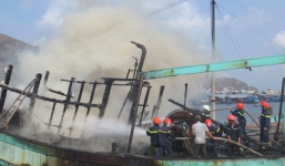 Kiên Giang: Hai tàu cá bốc cháy dữ dội, thiệt hại hàng tỷ đồng