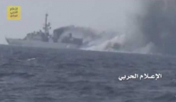 Video: Chiến hạm Arab Saudi bị phiến quân bắn cháy, 2 thủy thủ thiệt mạng