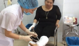 Nữ giáo viên tẩm xăng lên người và con trai 8 tuổi rồi châm lửa đốt