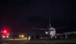 Indonesia: Máy bay chở hơn 100 người lao khỏi đường băng sân bay