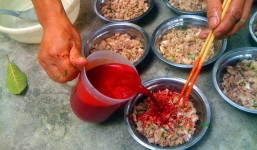 Tử vong vì ăn tiết canh ngày Tết