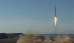 Iran phóng tên lửa, Trump áp dụng lệnh trừng phạt mới