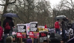 Hàng ngàn người Anh xuống đường biểu tình phản đối chuyến thăm của Trump