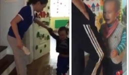 Đuổi việc hai cô giáo dùng dép đập vào đầu bé trai 2 tuổi