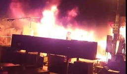 Hỏa hoạn ngày vía Thần tài, hơn chục ki-ốt thiêu rụi