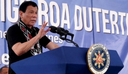 Duterte dọa ném bom quân nổi dậy nếu bị tấn công