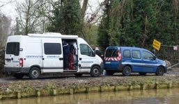 Tè dầm, bé trai bị cha dượng phạt dẫn đến tử vong