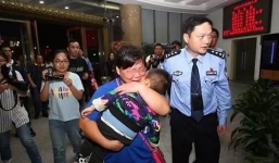 Trung Quốc: Bán con riêng với tình nhân để trả nợ giúp vợ