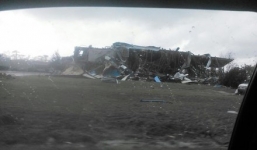 Video: Tường NASA đổ sập vì lốc xoáy kinh hoàng tại Mỹ