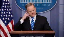 CNN: Trump hối hận vì bổ nhiệm Sean Spicer làm thư ký báo chí