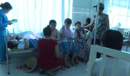 Hơn 100 học sinh bán trú bị ngộ độc thực phẩm