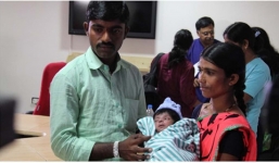 Phẫu thuật cứu sống thành công bé trai 4 chân, 2 cơ quan sinh dục