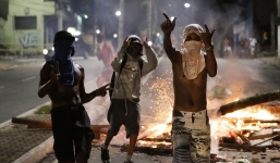 Brazil: Cảnh sát đình công, cả thành phố chìm trong bạo loạn