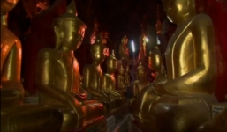 Cận cảnh 9.000 tượng Phật dát vàng trong hang động ở Myanmar