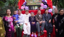 Video: Rước cụ bà 100 tuổi bằng xe nâng trong lễ mừng thọ