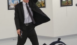 Ảnh chụp vụ ám sát đại sứ Nga đoạt giải báo chí thế giới, Nga tức giận