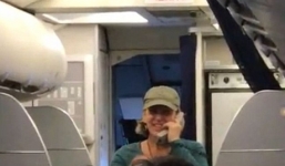 Phi công mặc thường phục, nói nhảm bị đuổi khỏi máy bay