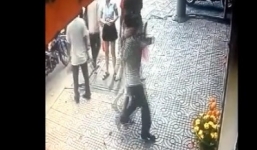 Nam thanh niên trộm xe máy 'được' trận đòn nhớ đời