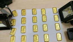 Người đàn ông giấu 12 thỏi vàng qua đường hậu môn