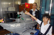 Cô học trò lớp 2 và tình yêu với biển đảo quê hương