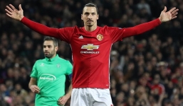 Ibrahimovic ghi hat-trick, M.U đặt 1 chân vào vòng 1/8