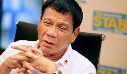 Tổng thống Duterte bị cáo buộc cất giấu hàng triệu USD