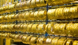 Giá vàng hôm nay 18/2/2017 lùi sâu do chịu nhiều bất ổn