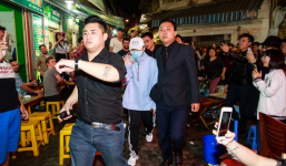 Sơn Tùng được vệ sĩ dùng xe Dream kẹp 3 để chạy trốn khỏi vòng vây