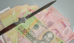 Tạm giữ nam thanh niên cướp tiền của người yêu