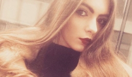 Cô gái bị sếp đuổi việc vì quá xinh đẹp