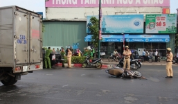 Bị xe tải tông trọng thương khi vượt đèn đỏ