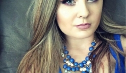 Chó cưng nhảy làm súng cướp cò, bạn gái chủ nhân lĩnh đạn