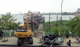 Hà Nội dỡ bỏ nhà nổi Hồ Tây: Doanh nghiệp than 'cưỡng chế quá vội vã'