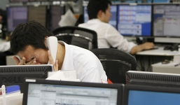 Tự đâm mình trọng thương để được nghỉ làm