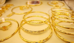 Giá vàng hôm nay 27/2/2017 giảm xuống ngưỡng 37.000 triệu đồng/lượng