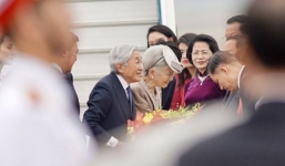 Nhật hoàng và Hoàng hậu đã đặt chân tới sân bay Nội Bài