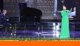 Bộ trưởng Y tế khoe giọng hát trong lễ sinh nhật ngành