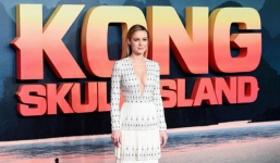 Nữ diễn viên Brie Larson gợi cảm trên thảm đỏ phim 'Kong: Skull Island'