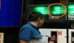 Nhân viên bán xăng bị mắng vì chưa bơm đồng hồ đã nhảy tiền