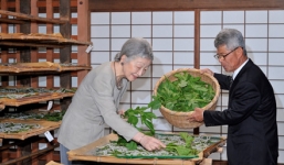 Cuộc sống 'Thuần Việt' của Nhà vua và Hoàng hậu Nhật Bản