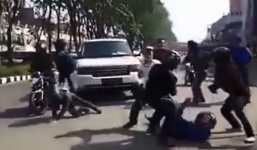 Gây sự nhầm với võ sư, nhóm thanh niên nhận cái 'kết đắng'