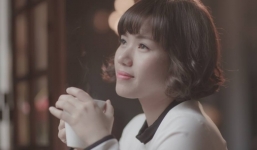 Thùy Chi 'hoảng hốt' khi bị fan cuồng đòi cưỡng hôn trên sân khấu