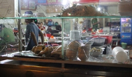 Giang hồ quậy phá quán ăn, chém trung úy Công an nhập viện